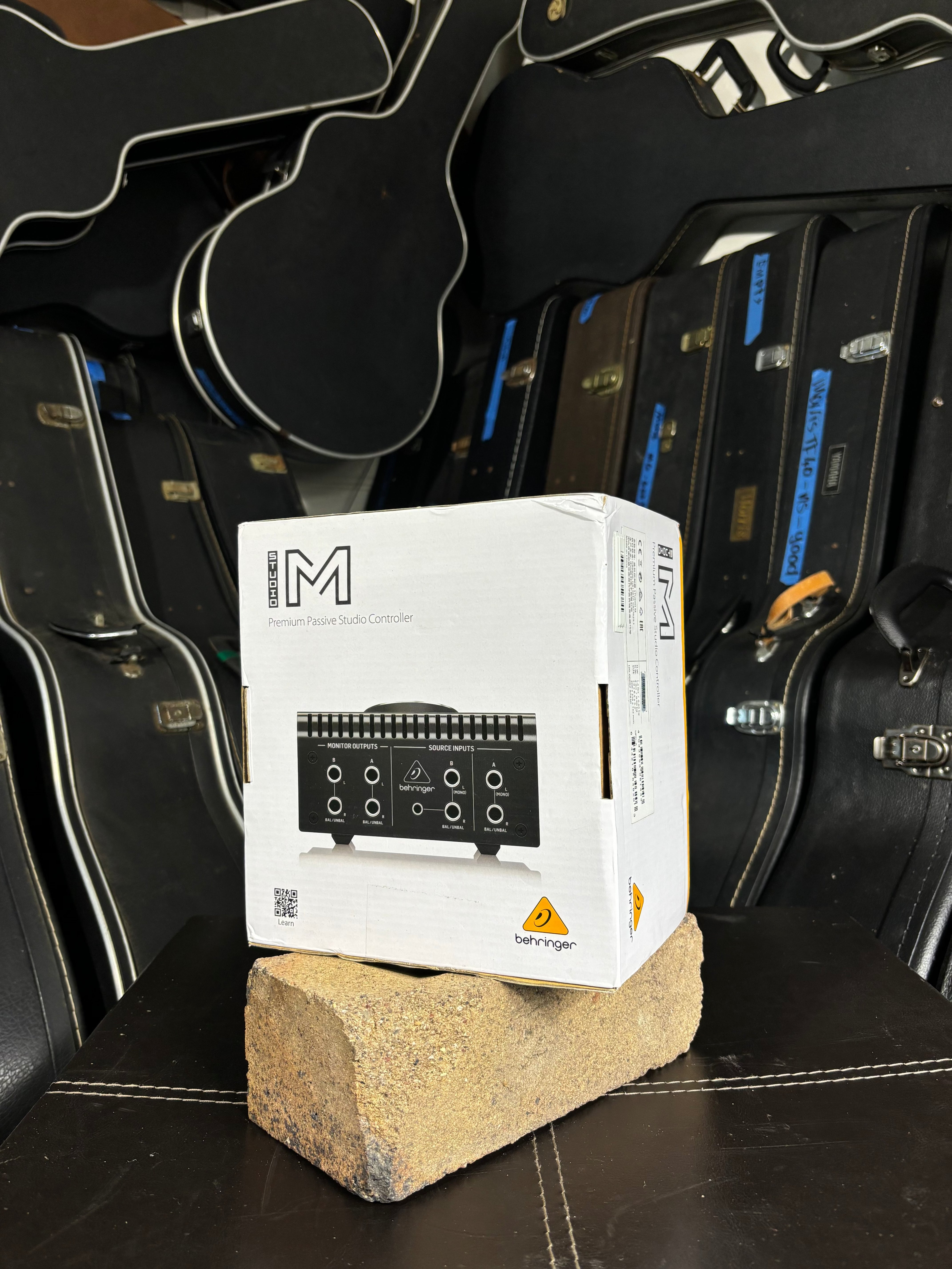 Behringer Studio M – Passive Studio Monitor Controller GiGi