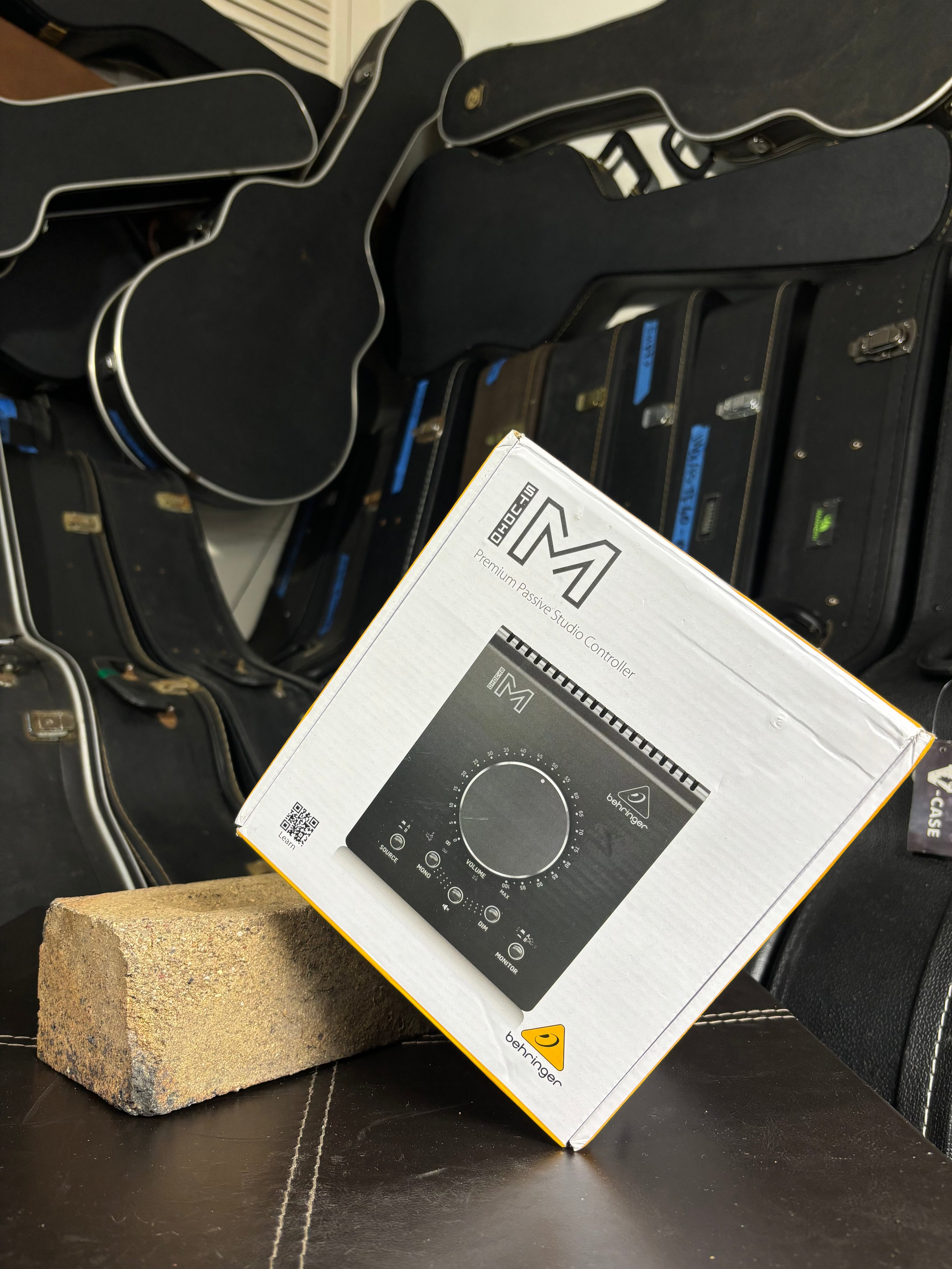 Behringer Studio M – Passive Studio Monitor Controller GiGi