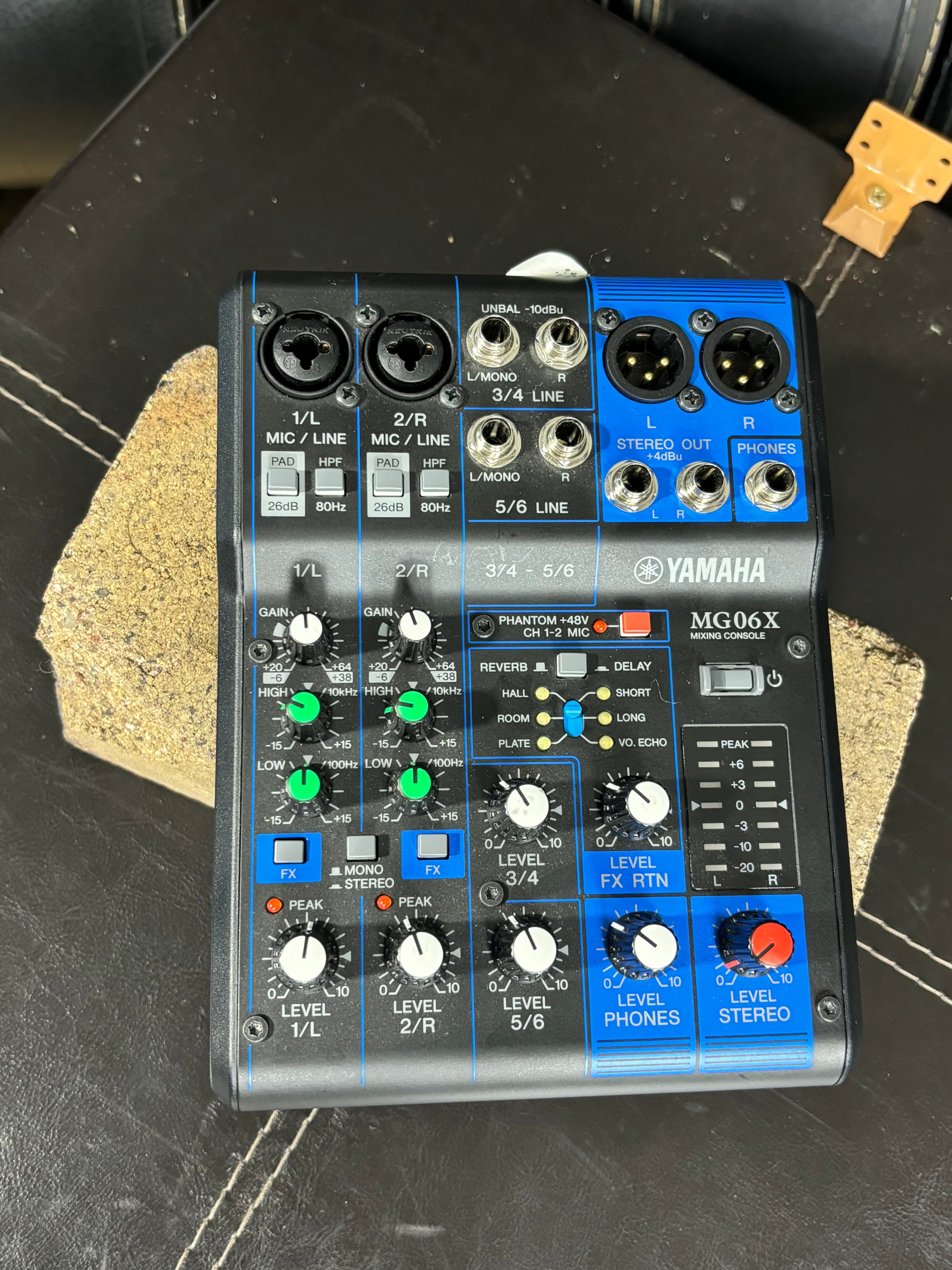 Yamaha MG06X – 6-Channel Analog Mixer with SPX Effects GiGi