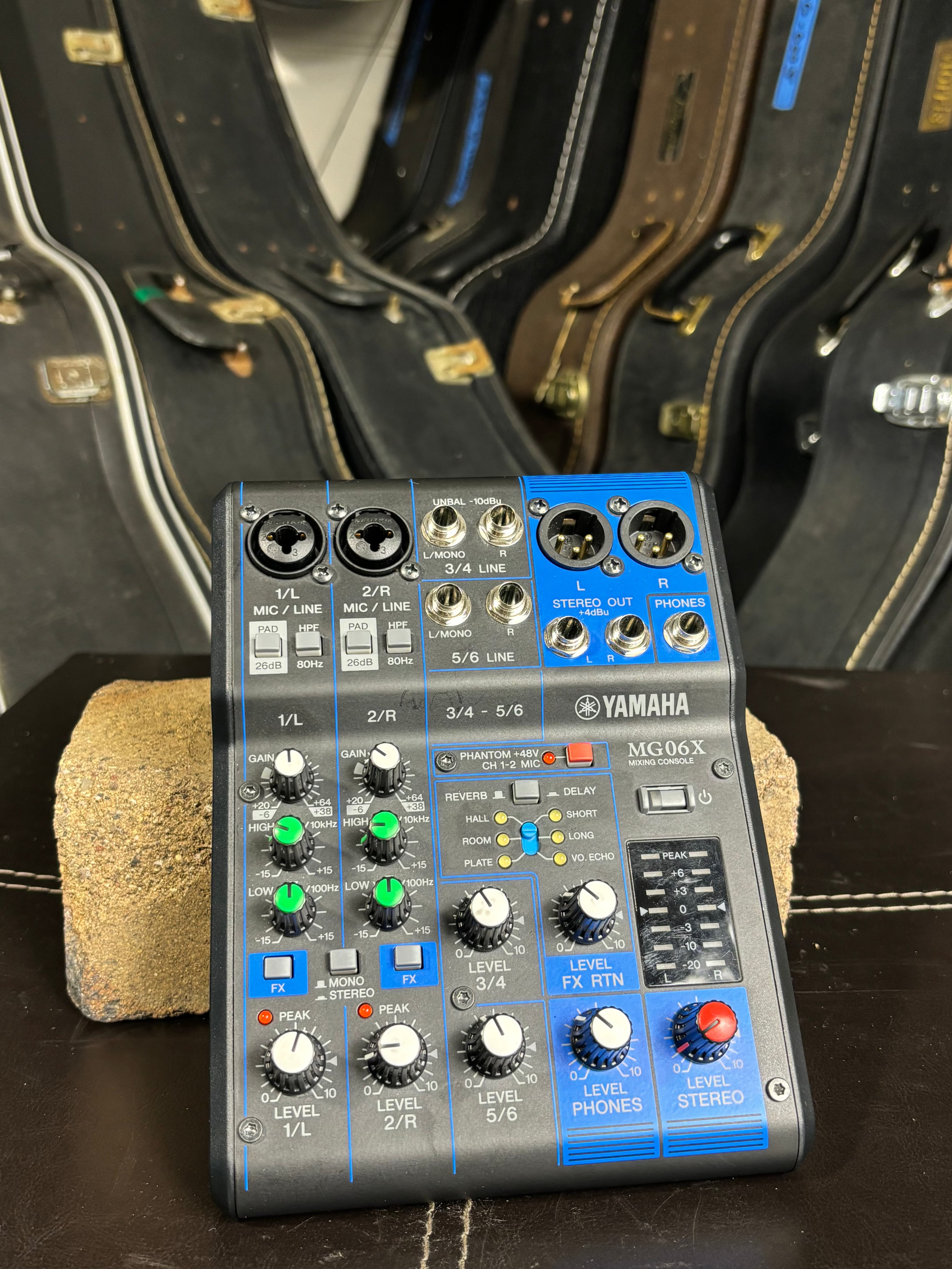 Yamaha MG06X – 6-Channel Analog Mixer with SPX Effects GiGi