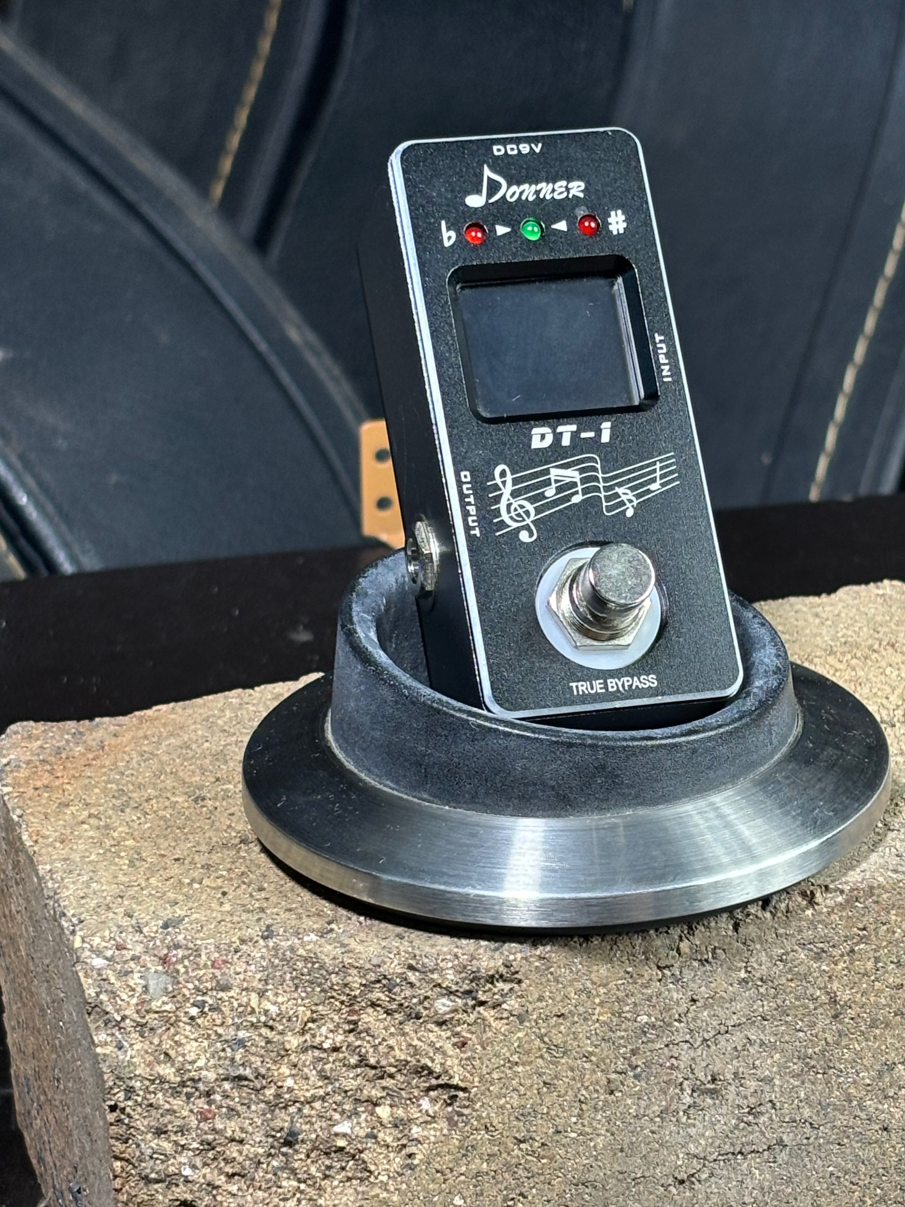 Donner DT-1 – Chromatic Guitar Tuner Pedal GiGi