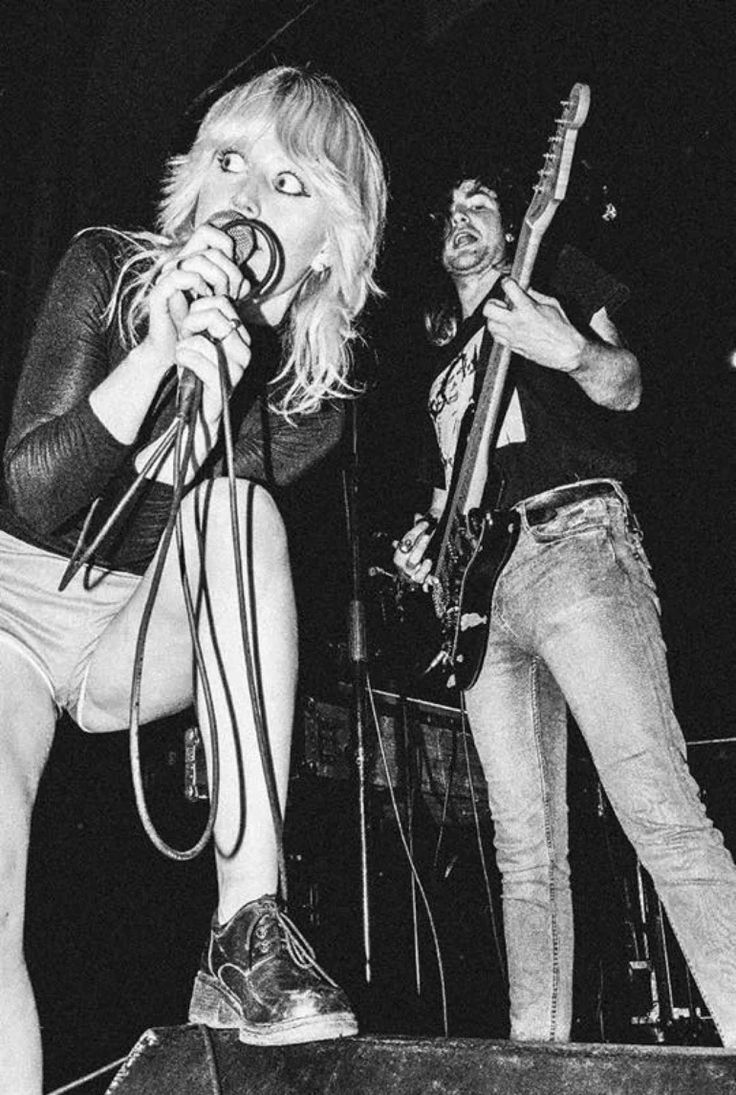 Amyl and the Sniffers: Australia’s Raw, Raucous Punk Powerhouse - GiGi