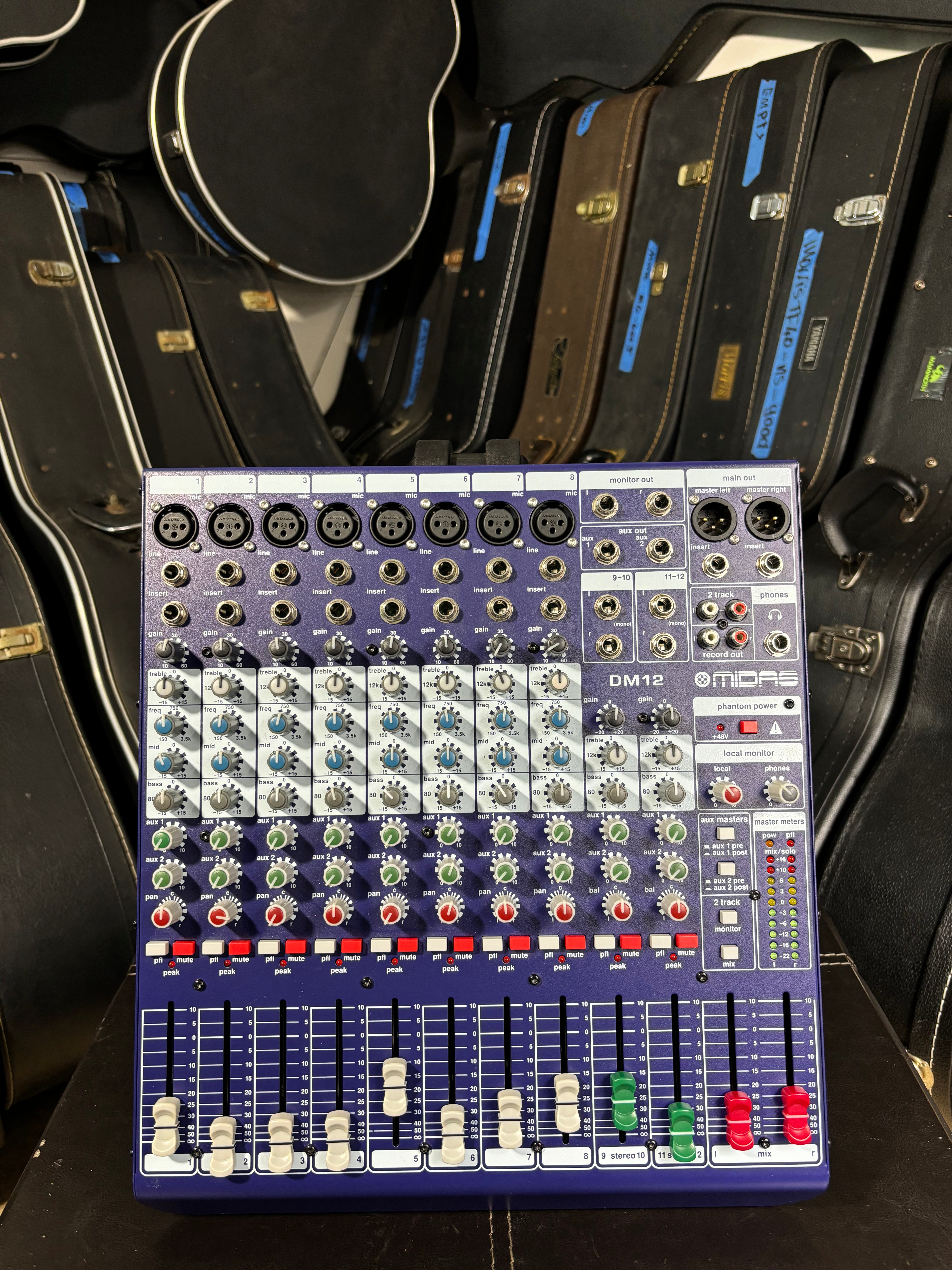 Midas DM12 – 12-Channel Analog Mixer
