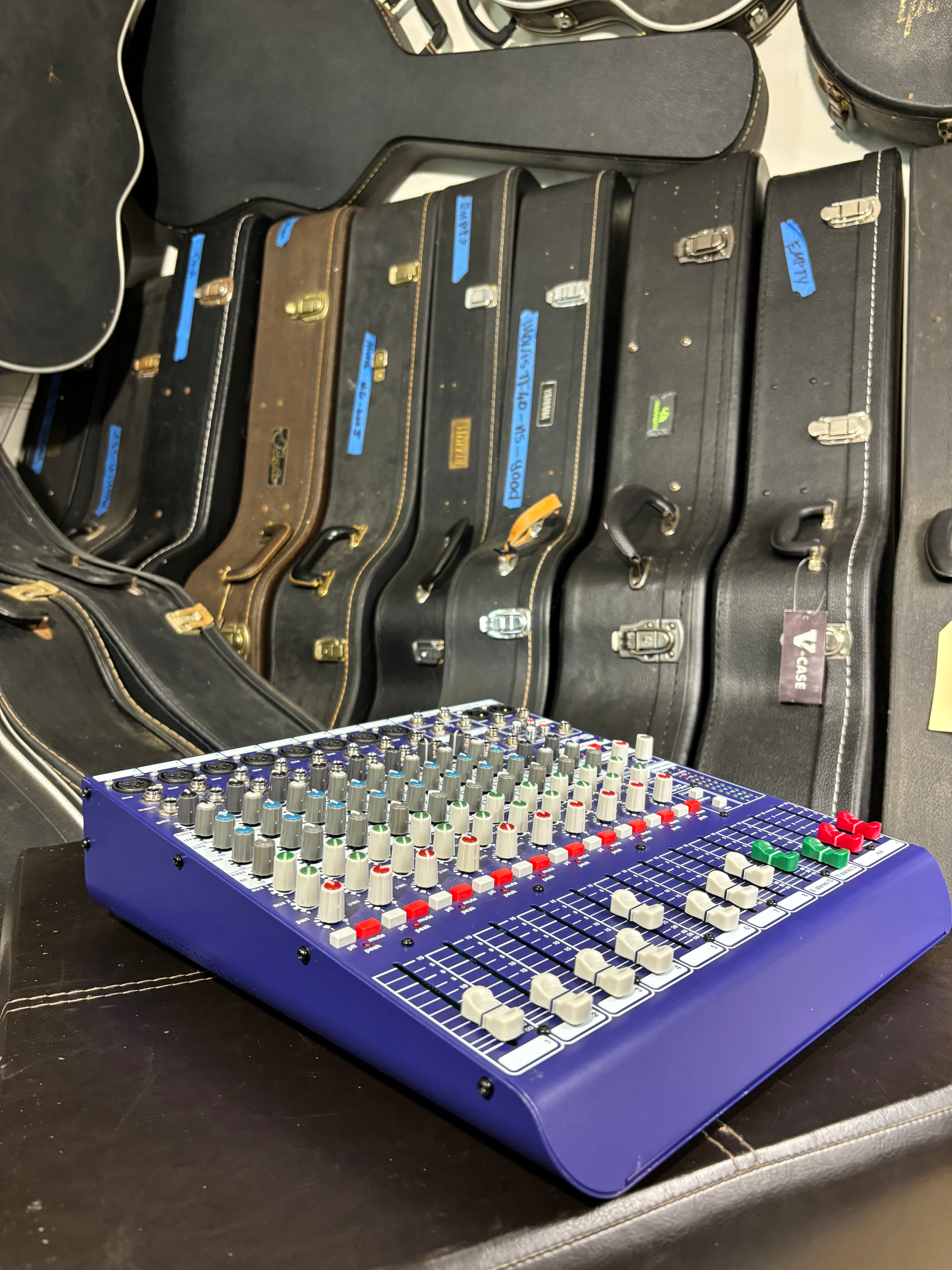 Midas DM12 – 12-Channel Analog Mixer
