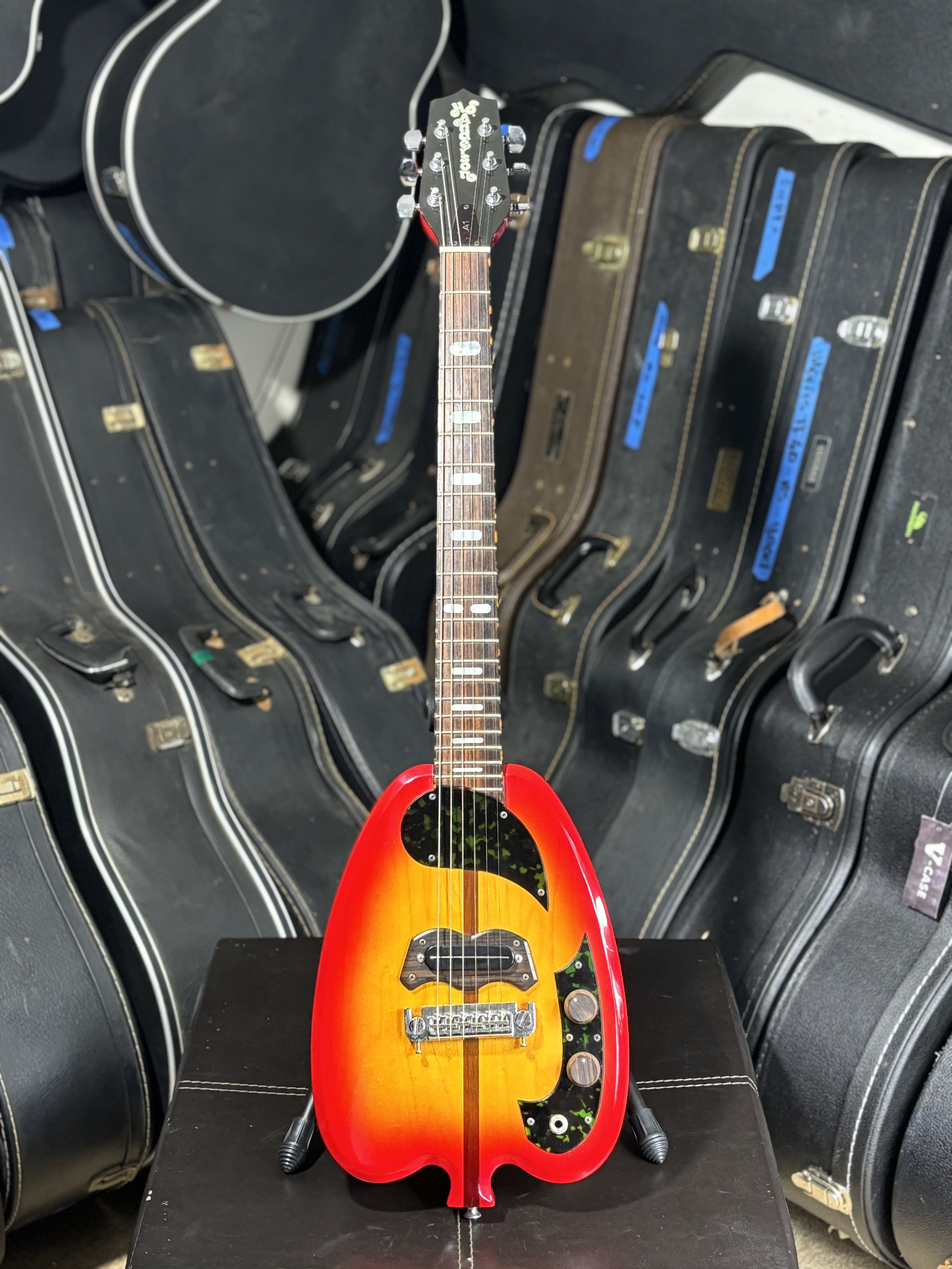 H.S. Anderson Houston HS-A1 “Apple Guitar” – MIJ – 80s