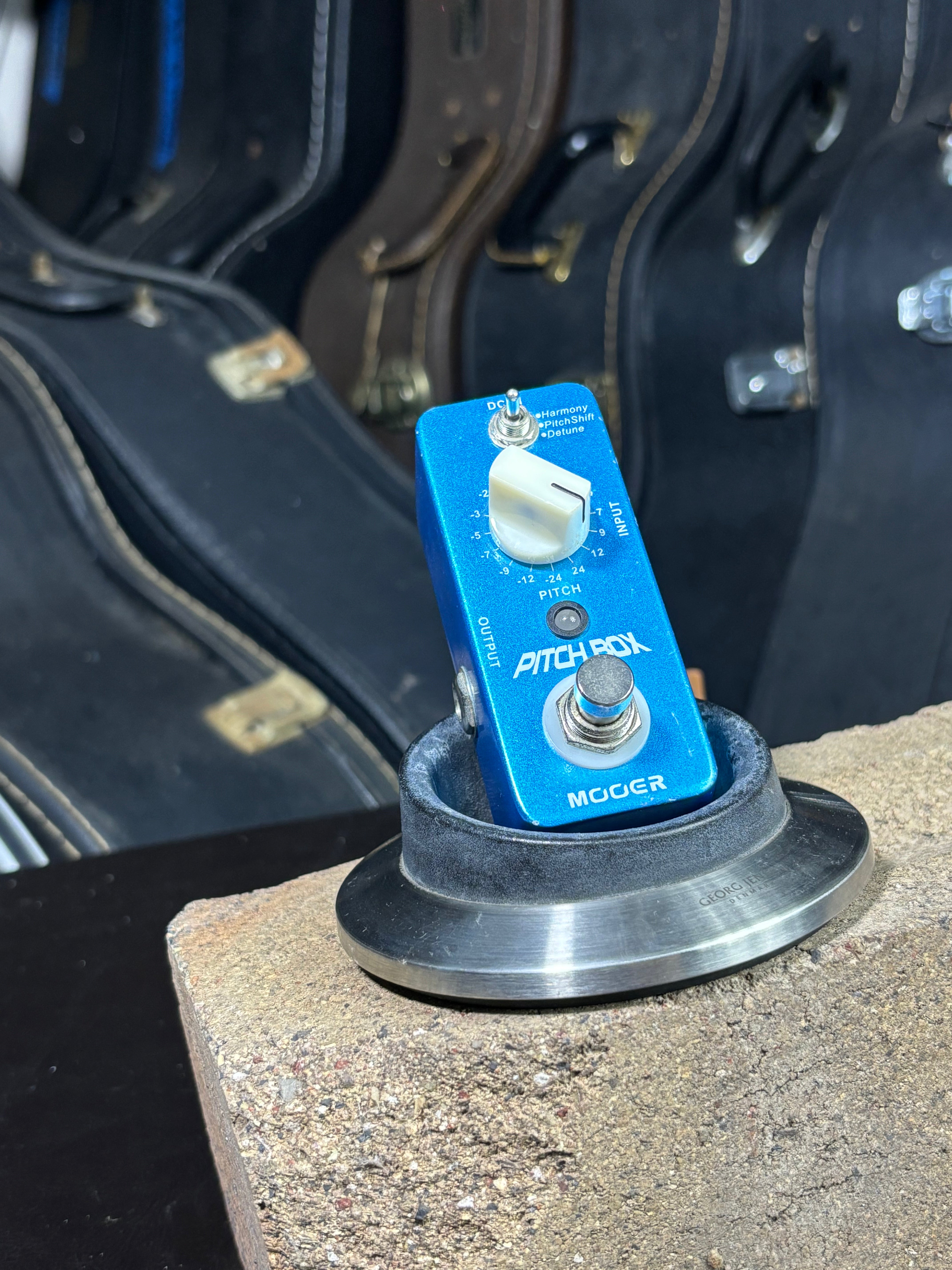 Mooer Pitchbox – Polyphonic Pitch Shifter / Harmonizer Pedal