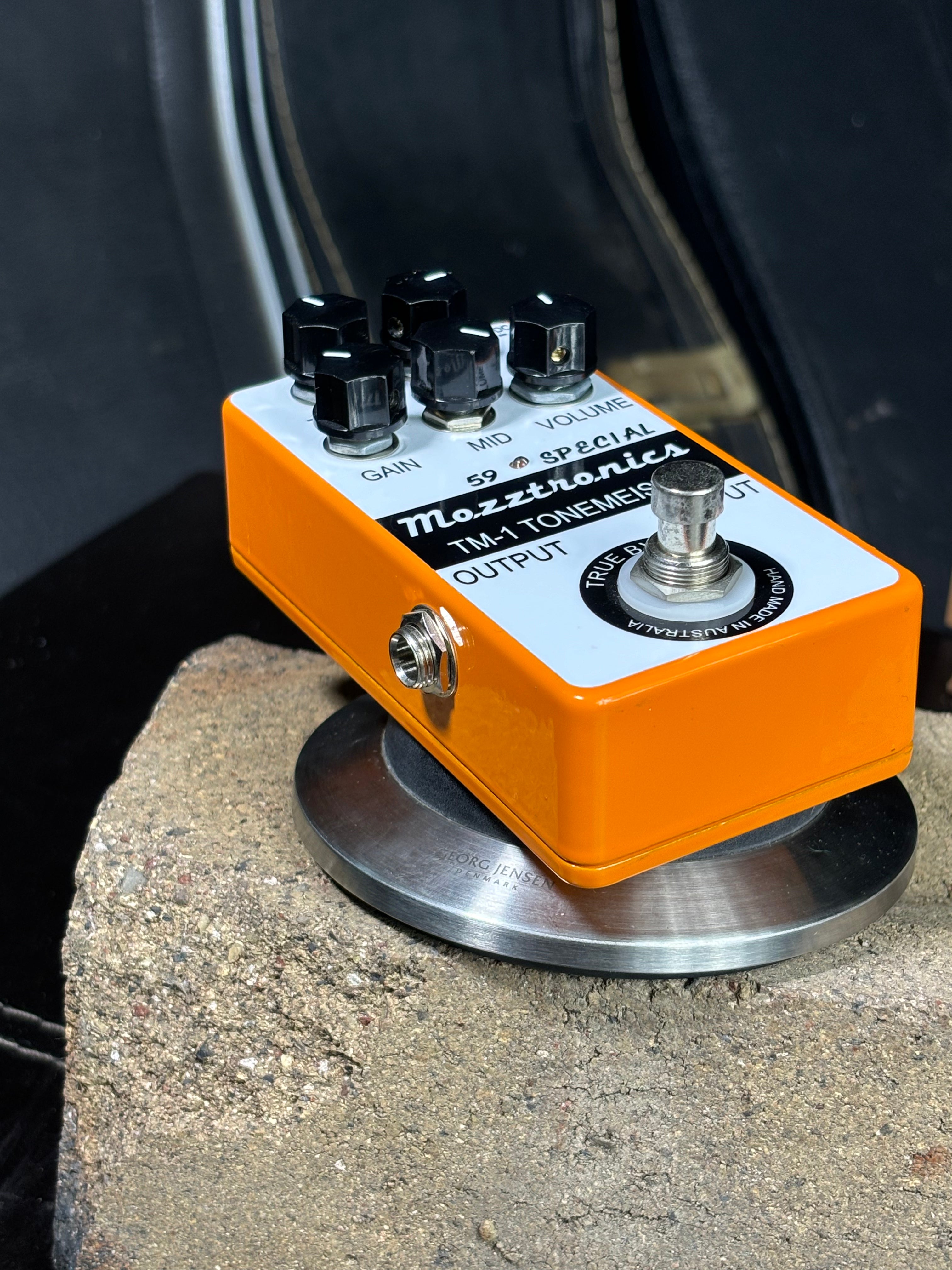 Mozztronics TM-1 – Tone Meister Amp Emulator Pedal