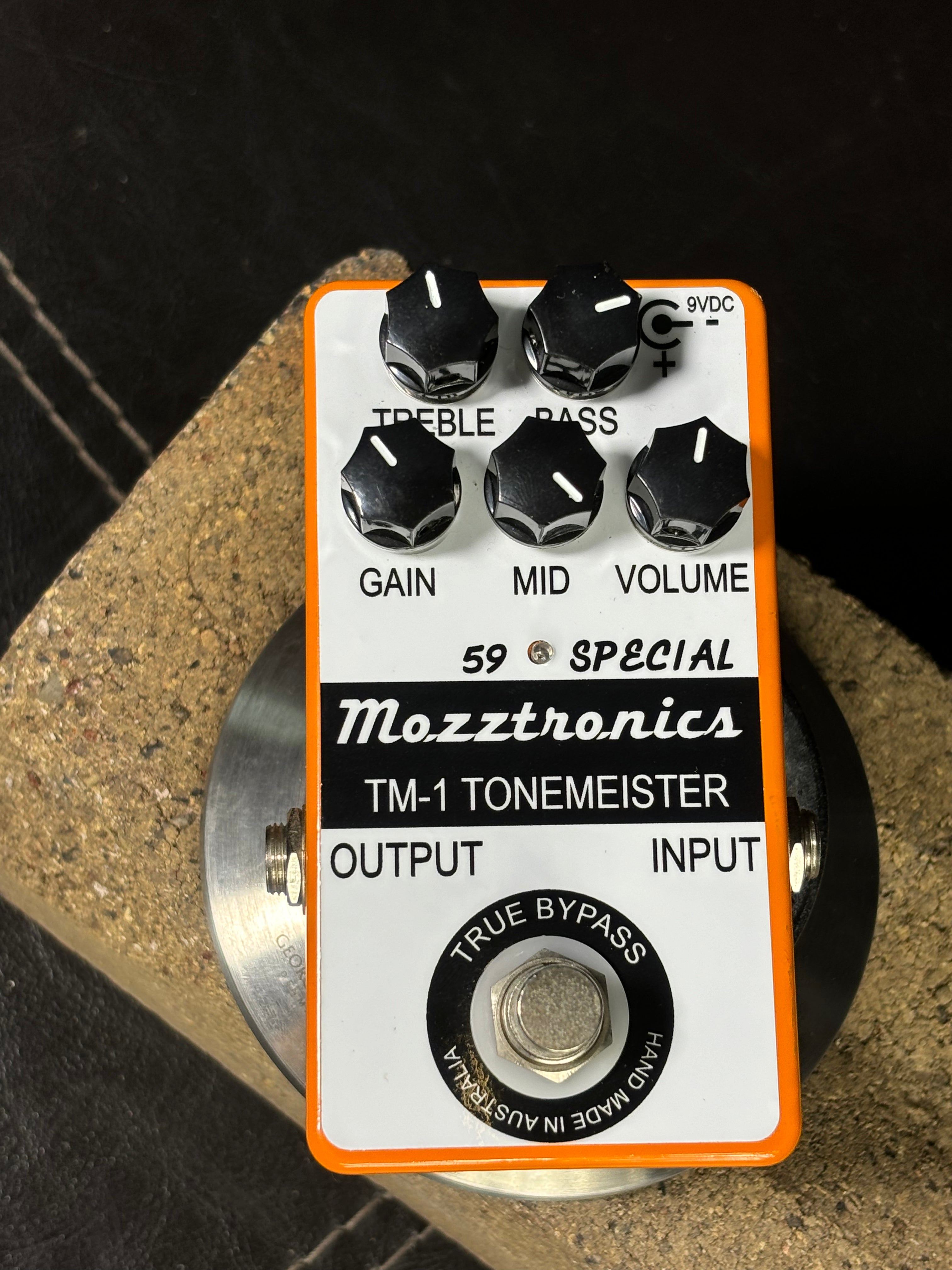Mozztronics TM-1 – Tone Meister Amp Emulator Pedal