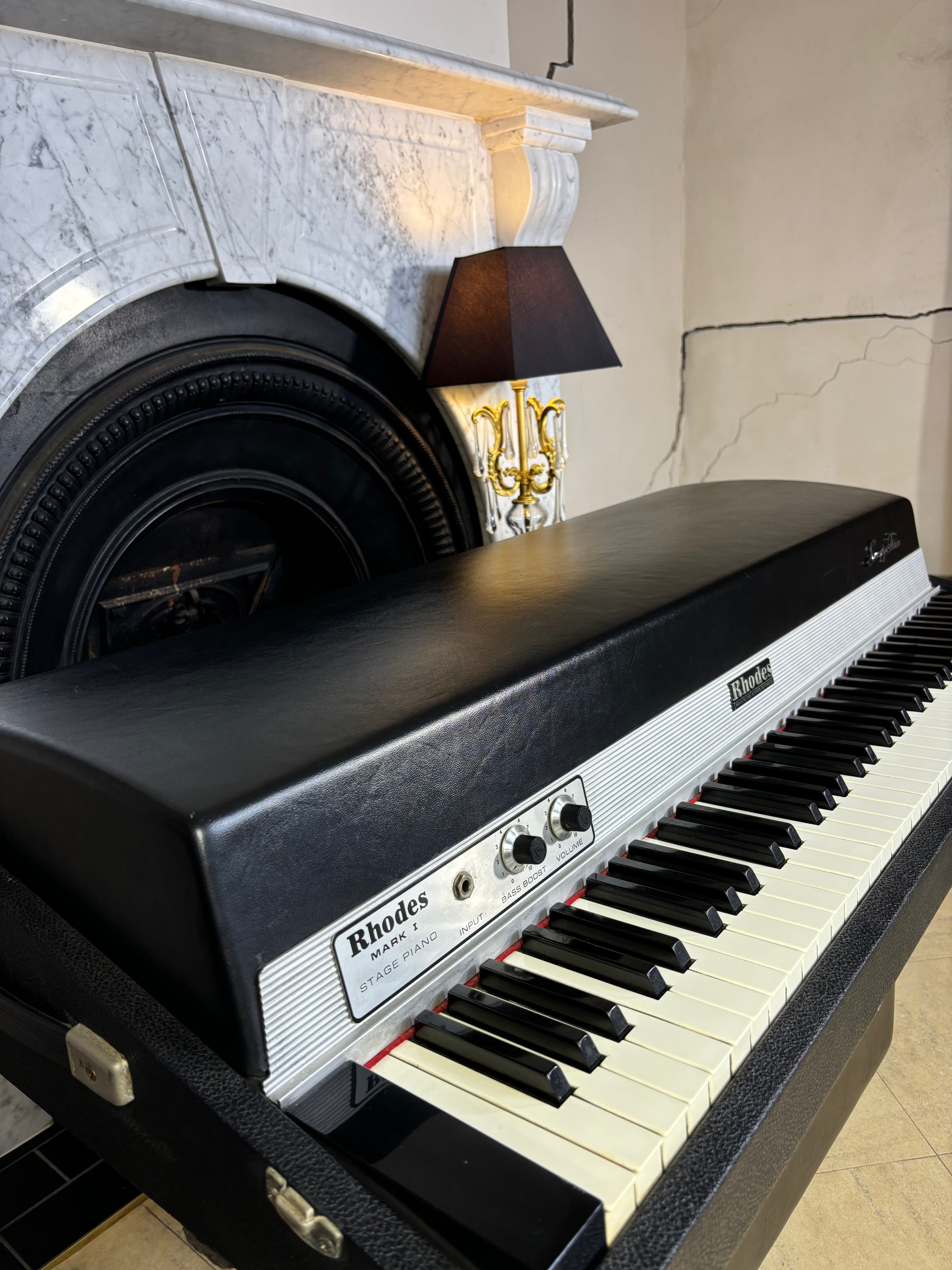 Rhodes Mark I –  Seventy Three – 1978 - Case