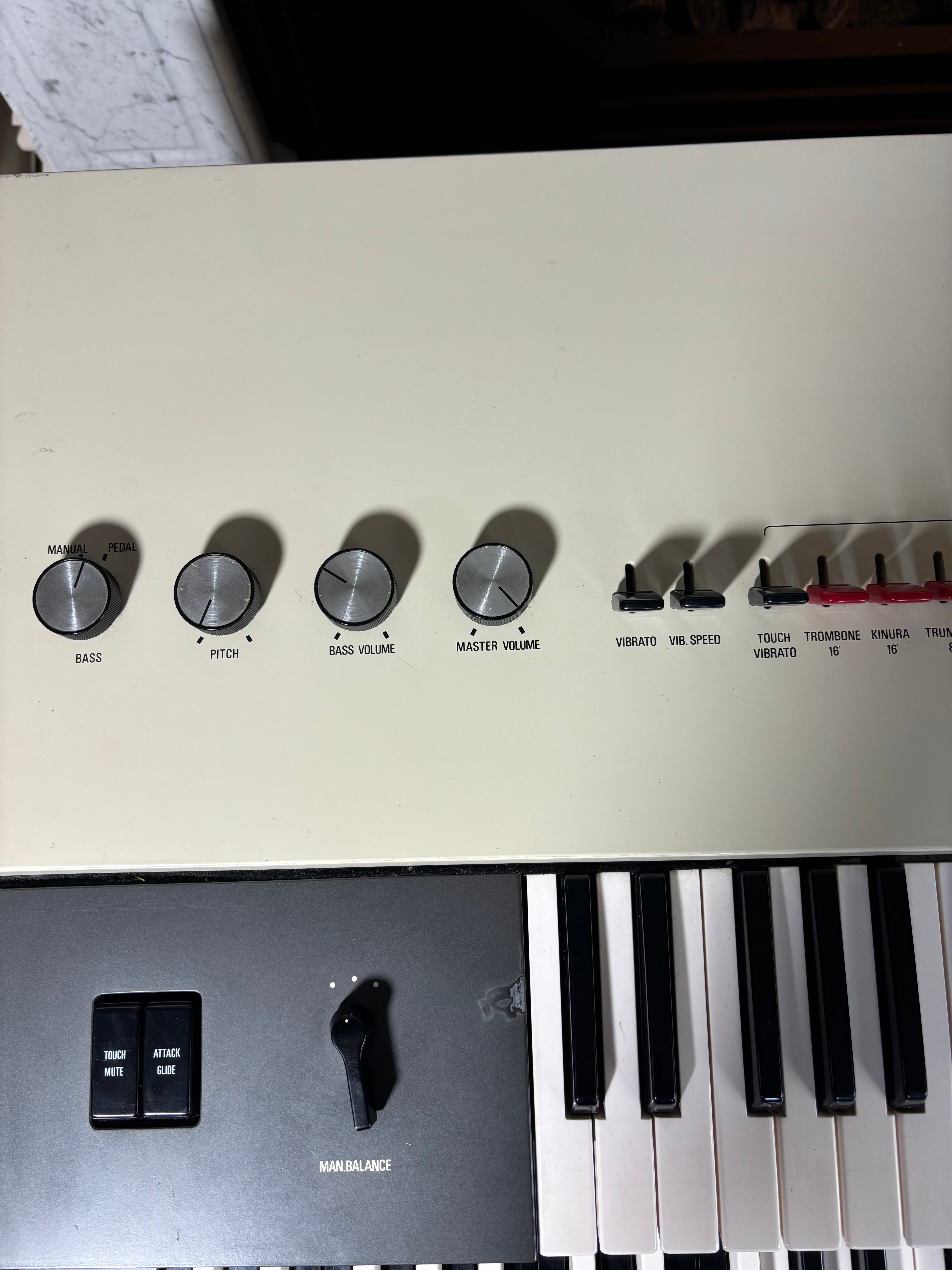 Yamaha YC-25D – Bass Controls